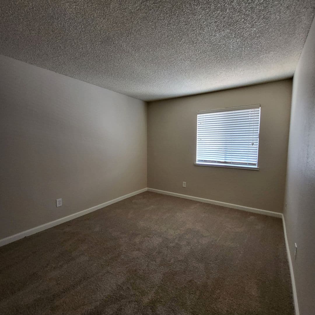 Carmichael Apartment: 5915 Kenneth Avenue