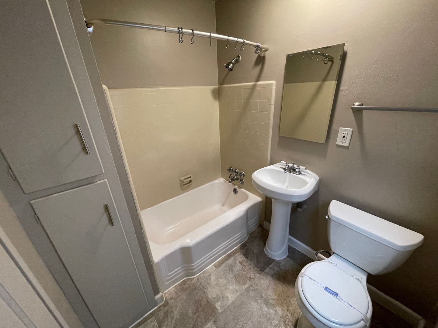 Sacramento Apartment: 2508 L Street