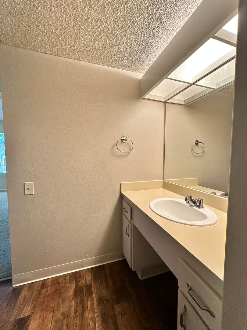 Sacramento Apartment: 1616 Q Street