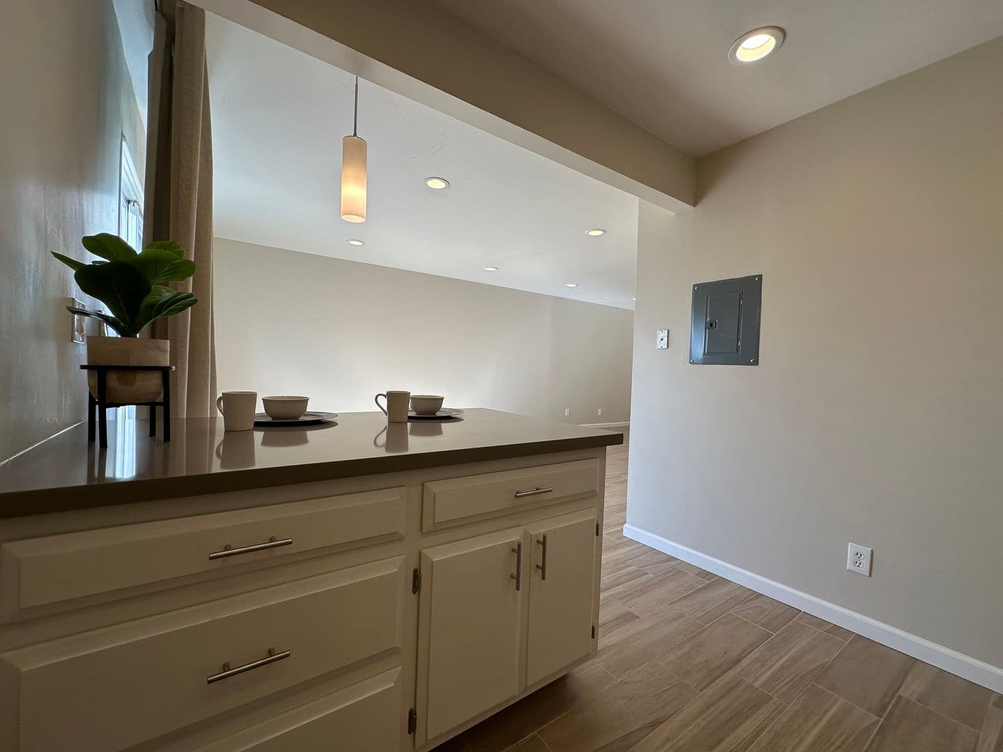 Sacramento Apartment: 2400 Q Street