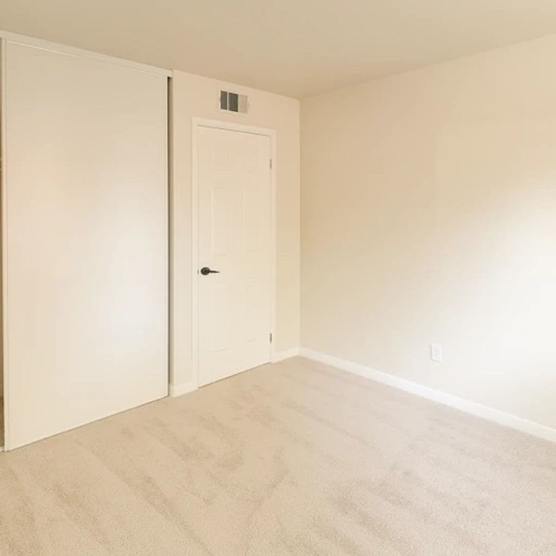 West Sacramento Apartment: 555 Douglas Street