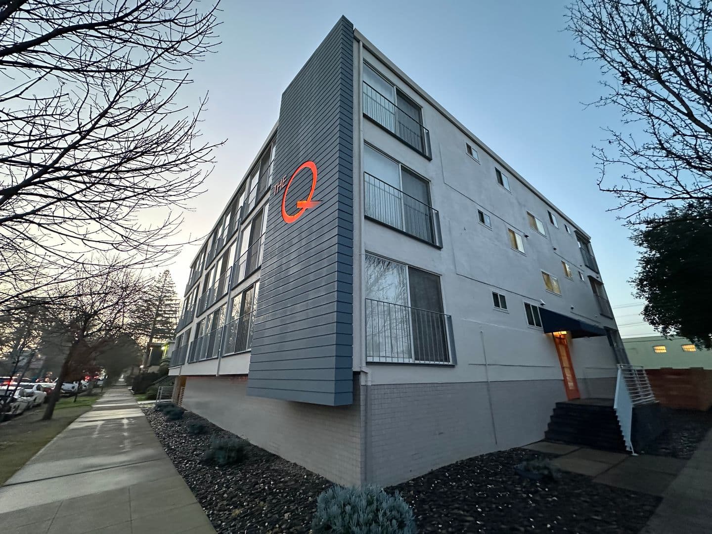 Sacramento Apartment: 2400 Q Street