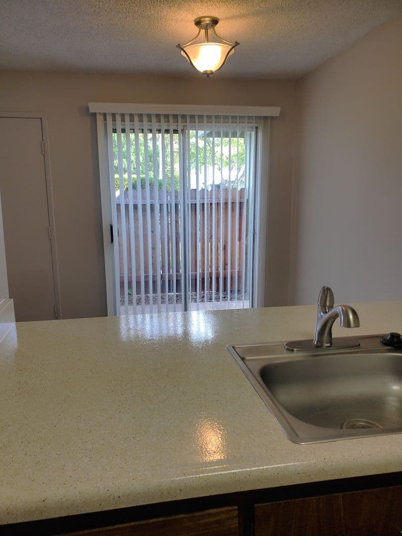 Elk Grove Apartment: 9521 Emerald Park Drive