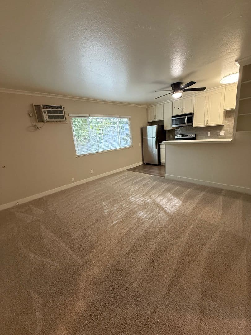 Sacramento Apartment: 2311 I Street #9