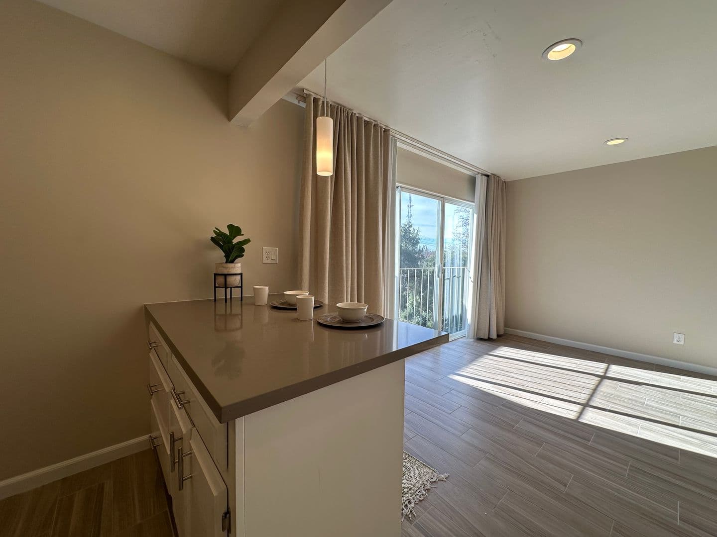 Sacramento Apartment: 2400 Q Street
