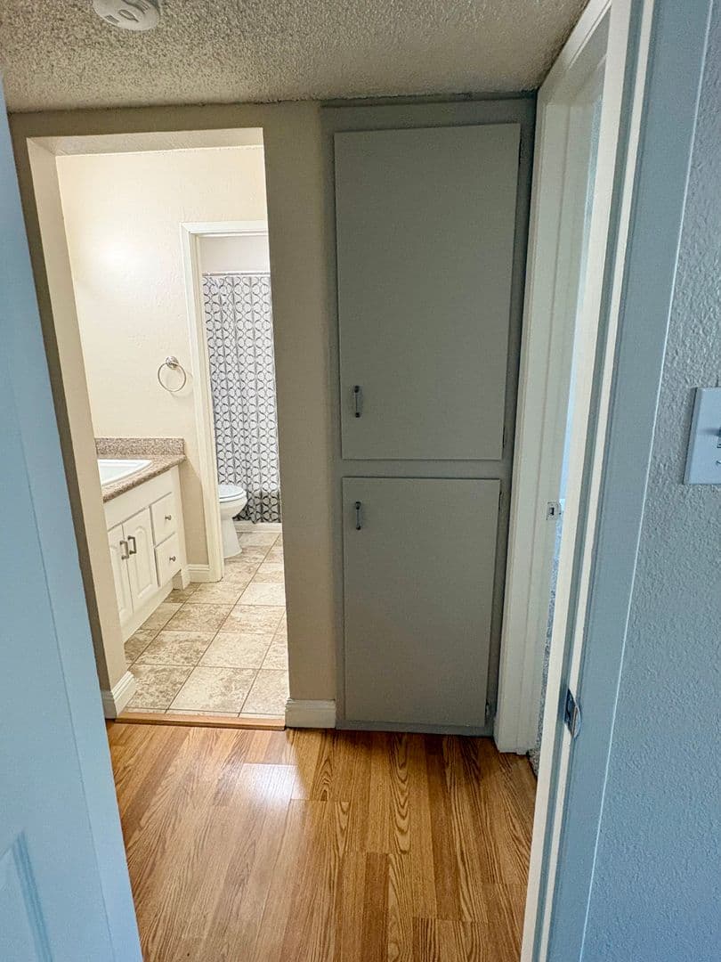 Sacramento Apartment: 5981 Lake Crest Way