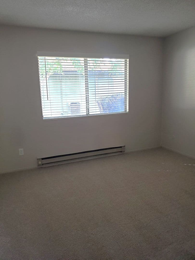 Elk Grove Apartment: 9521 Emerald Park Drive