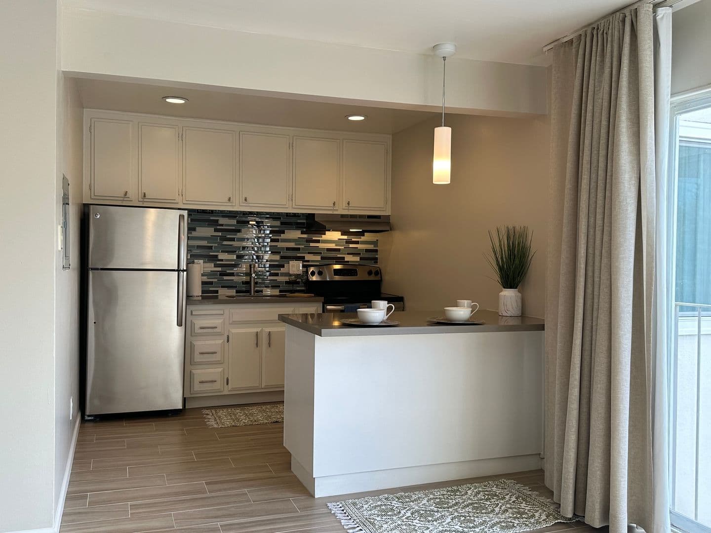 Sacramento Apartment: 2400 Q Street