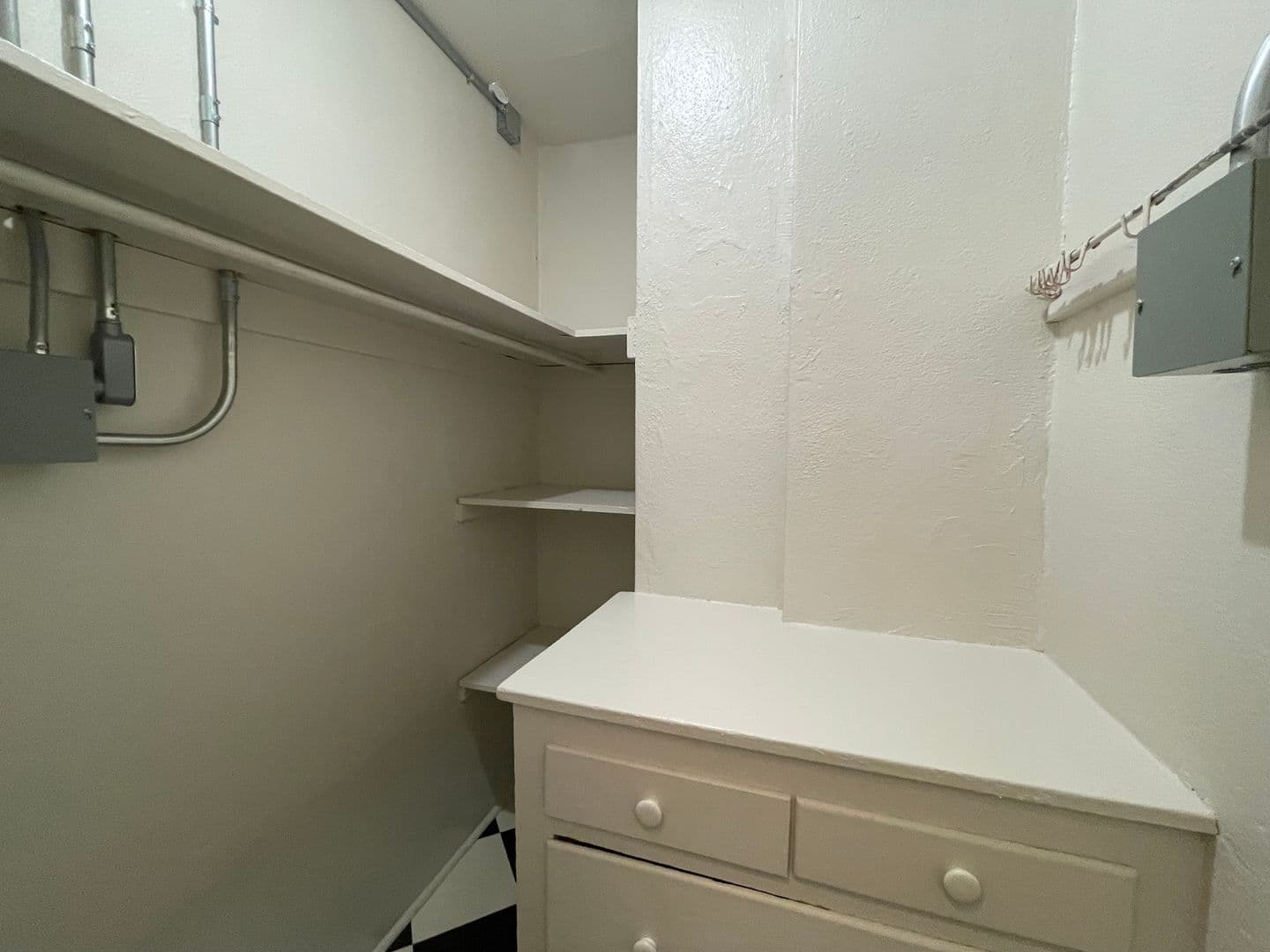 Sacramento Apartment: 1705 N Street