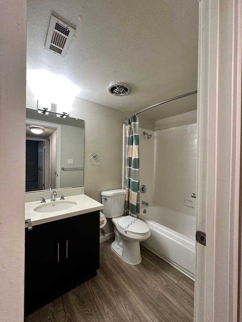 West Sacramento Apartment: 555 Douglas Street