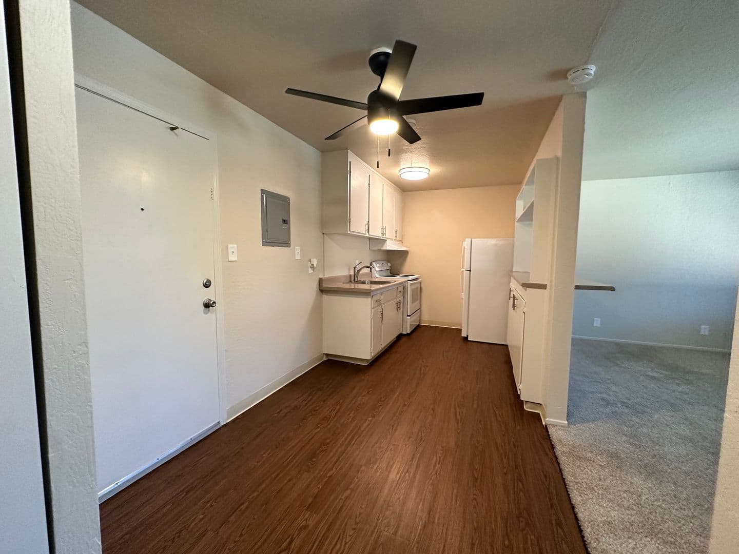 Sacramento Apartment: 2941 Marconi Avenue