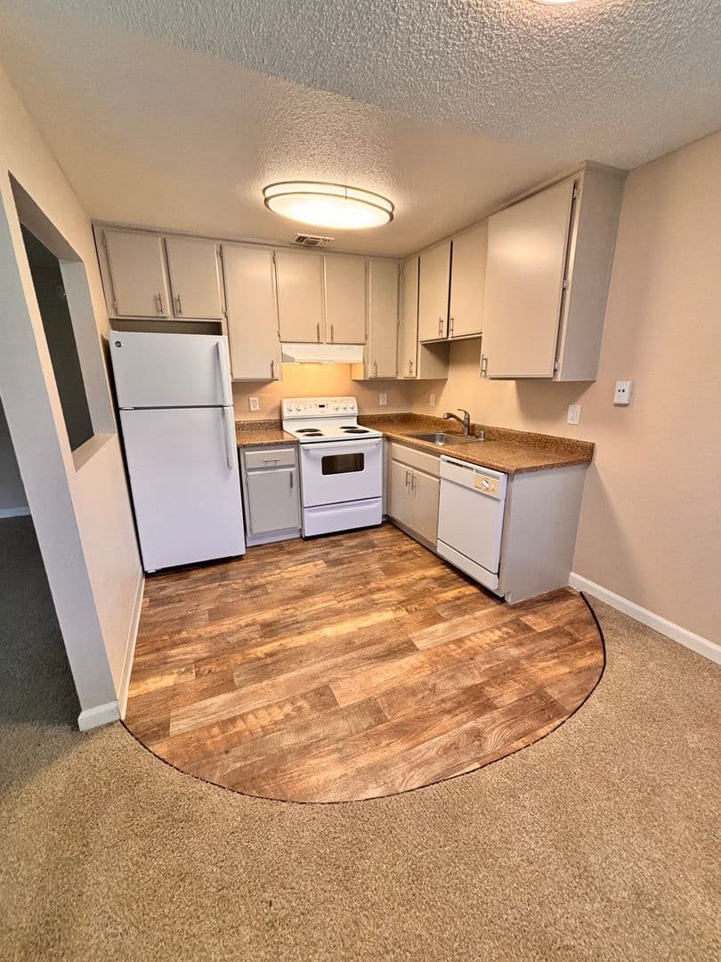 Carmichael Apartment: 5915 Kenneth Avenue