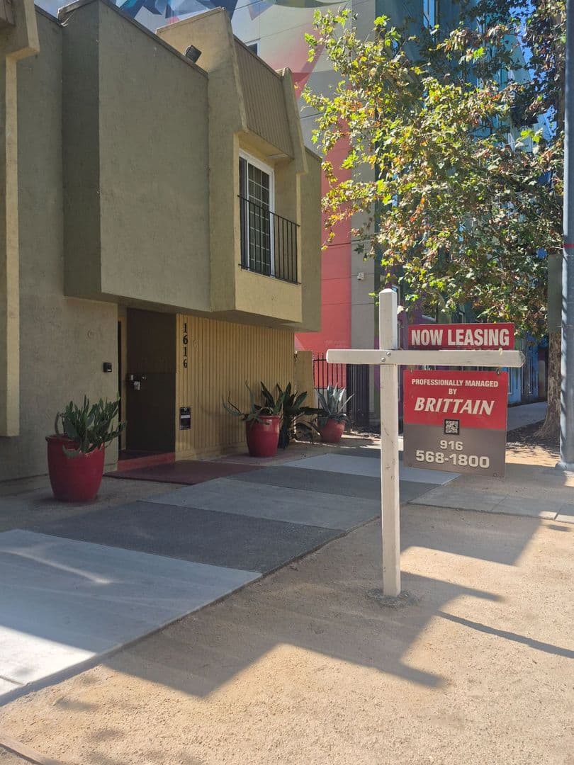 Sacramento Apartment: 1616 E Street
