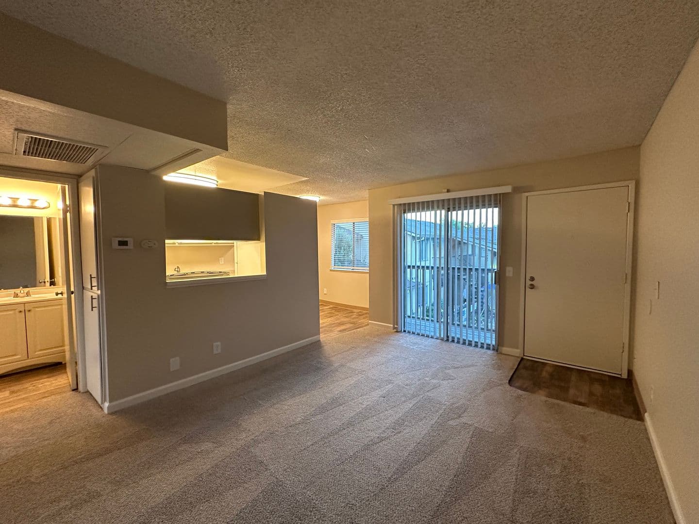 Carmichael Apartment: 2548 Walnut Avenue