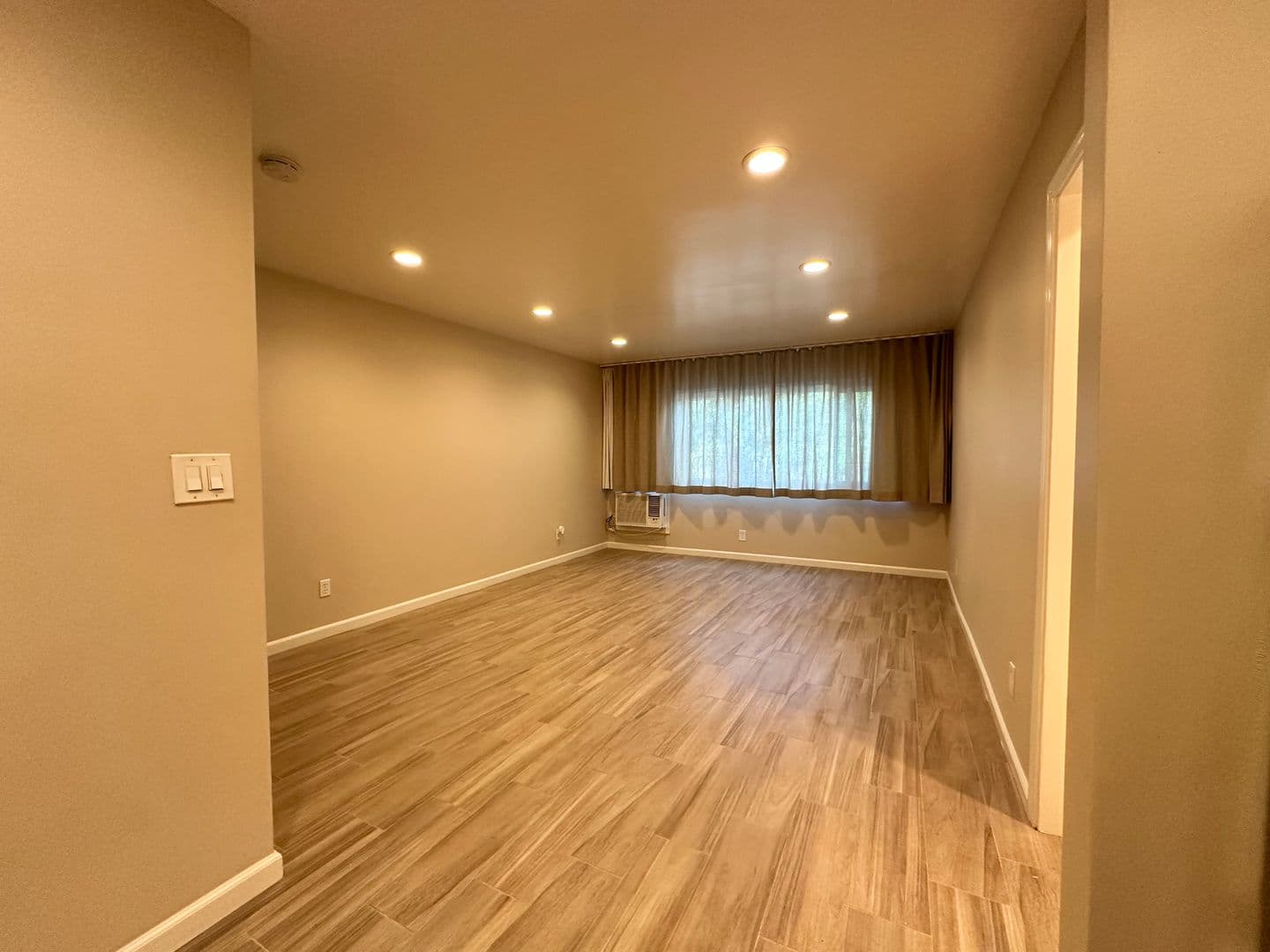Sacramento Apartment: 2400 Q Street