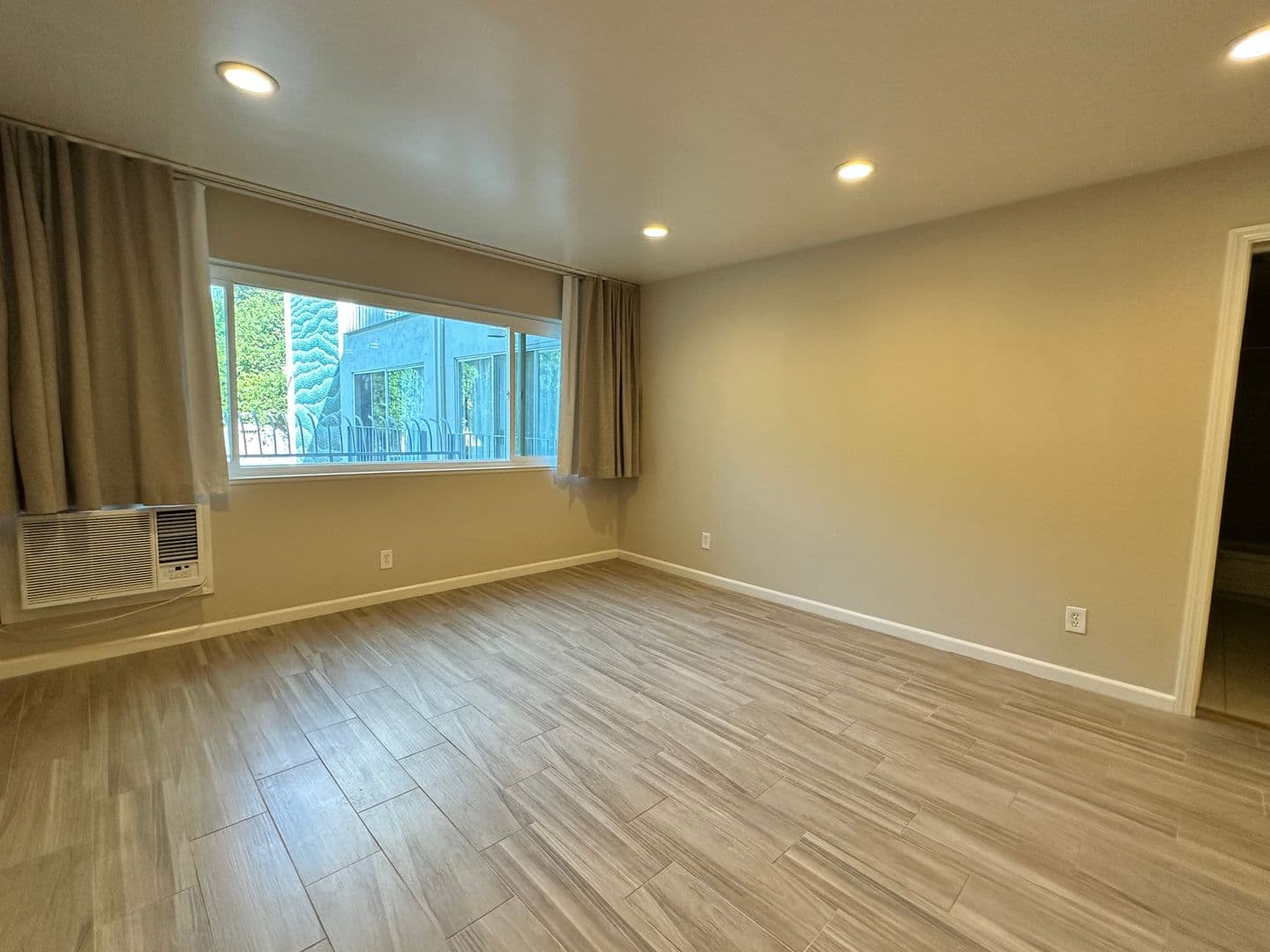 Sacramento Apartment: 2400 Q Street