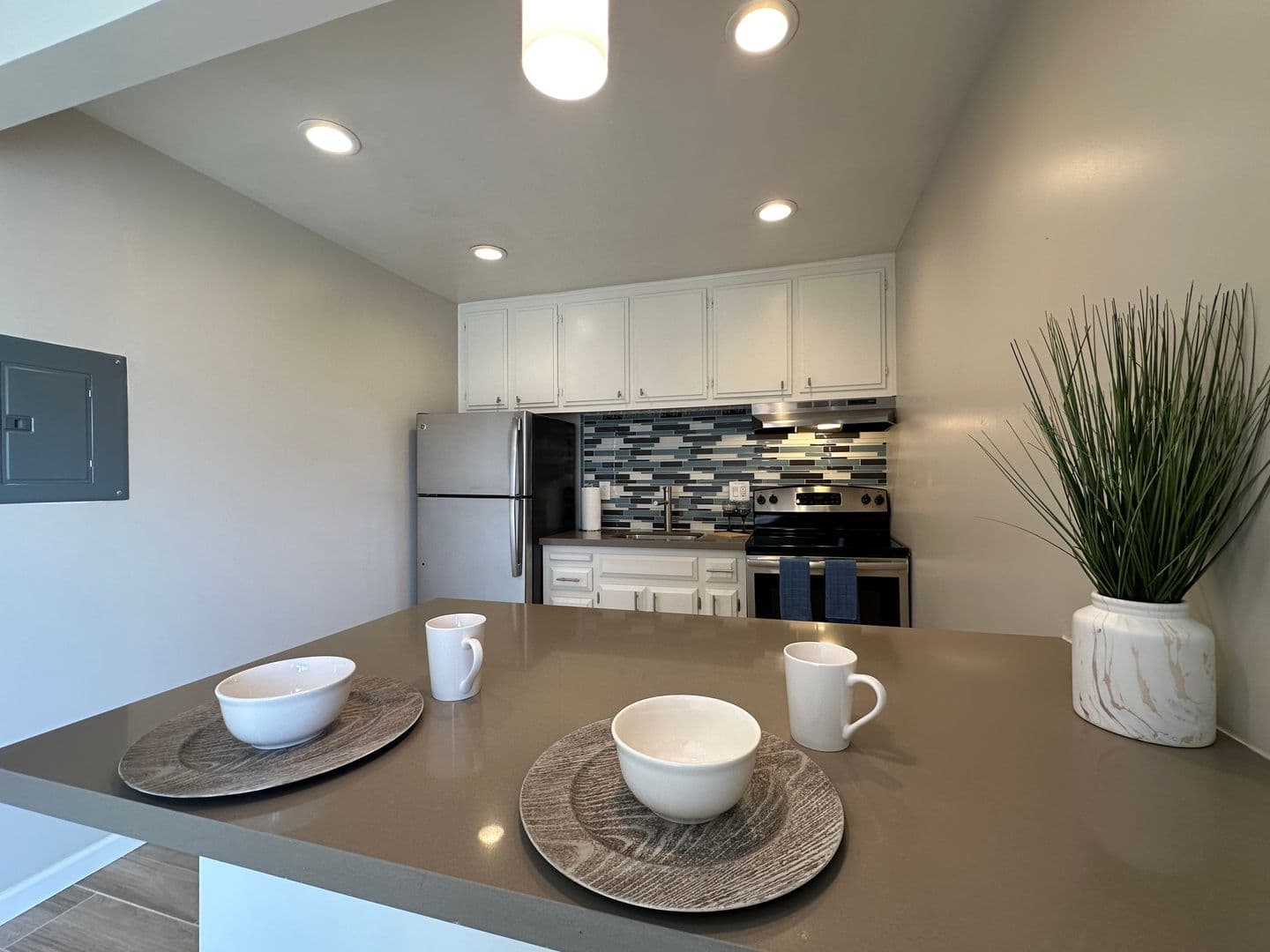 Sacramento Apartment: 2400 Q Street