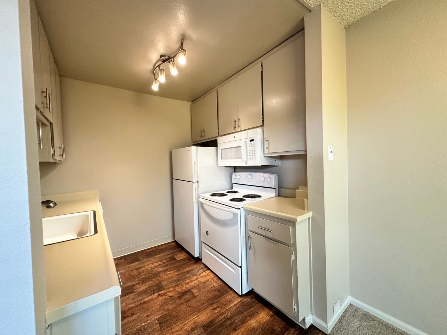 Sacramento Apartment: 1616 Q Street
