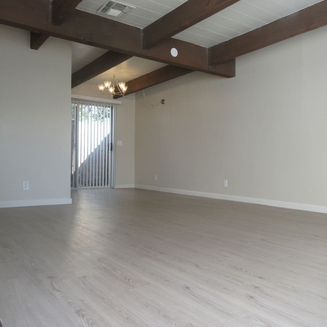 Sacramento Apartment: 2710 N Street