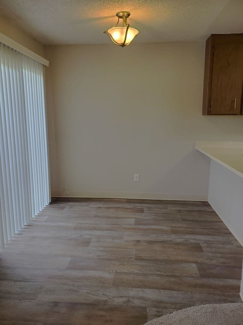 Elk Grove Apartment: 9521 Emerald Park Drive