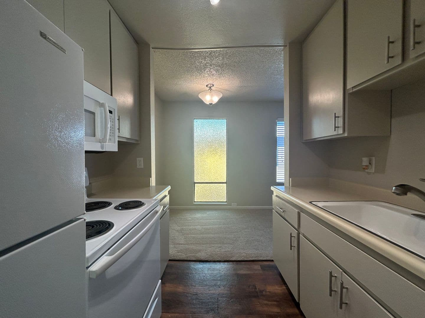 Sacramento Apartment: 1616 Q Street