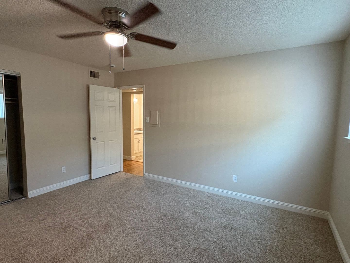 Sacramento Apartment: 5981 Lake Crest Way