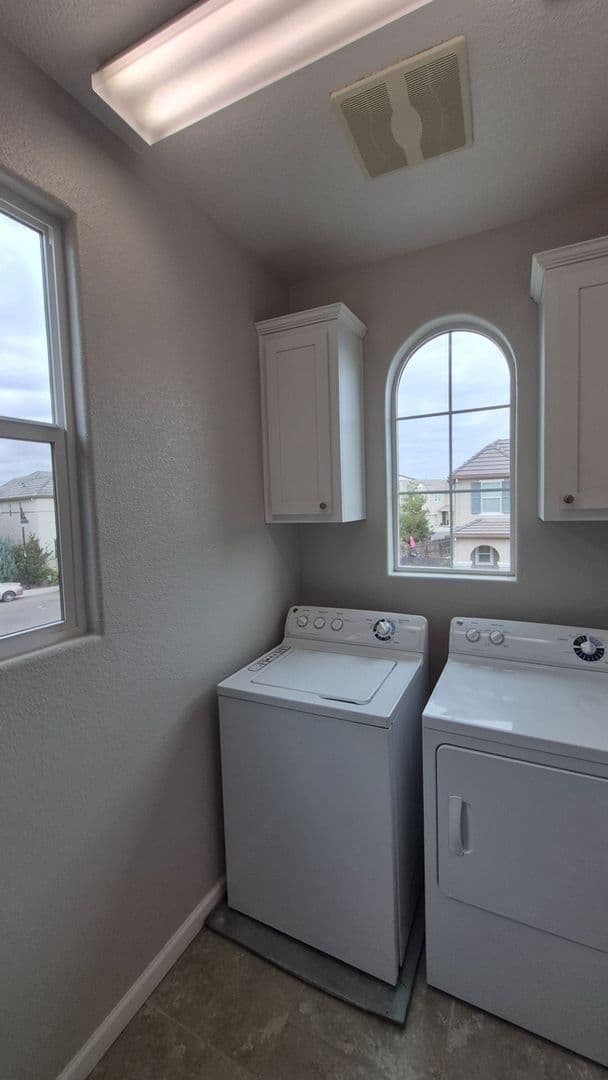 Rocklin House: 1702 Brodea Lane