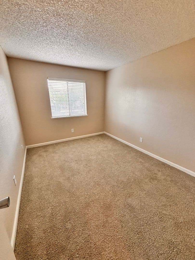 Carmichael Apartment: 5915 Kenneth Avenue
