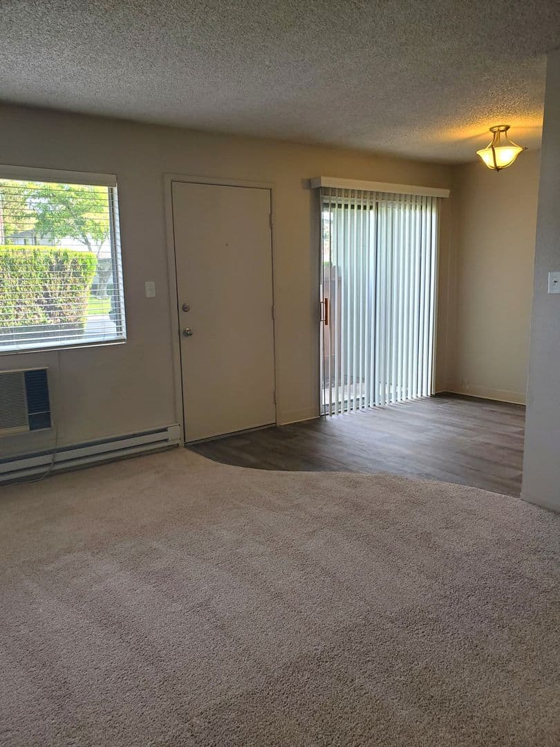Elk Grove Apartment: 9521 Emerald Park Drive