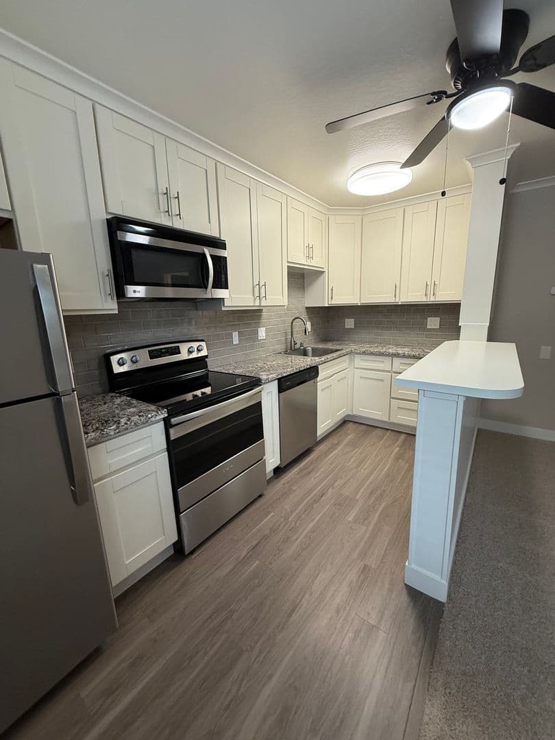 Sacramento Apartment: 2311 I Street #9
