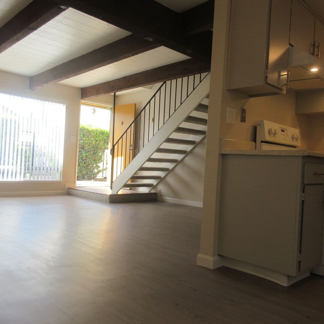 Sacramento Apartment: 2710 N Street