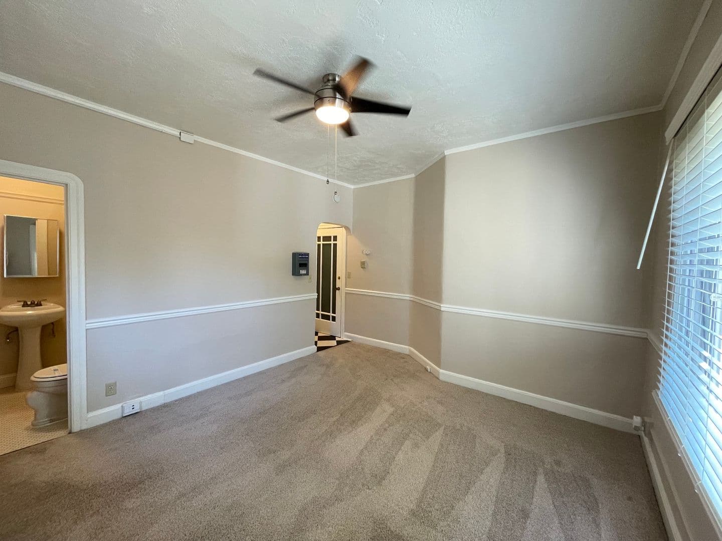 Sacramento Apartment: 1705 N Street