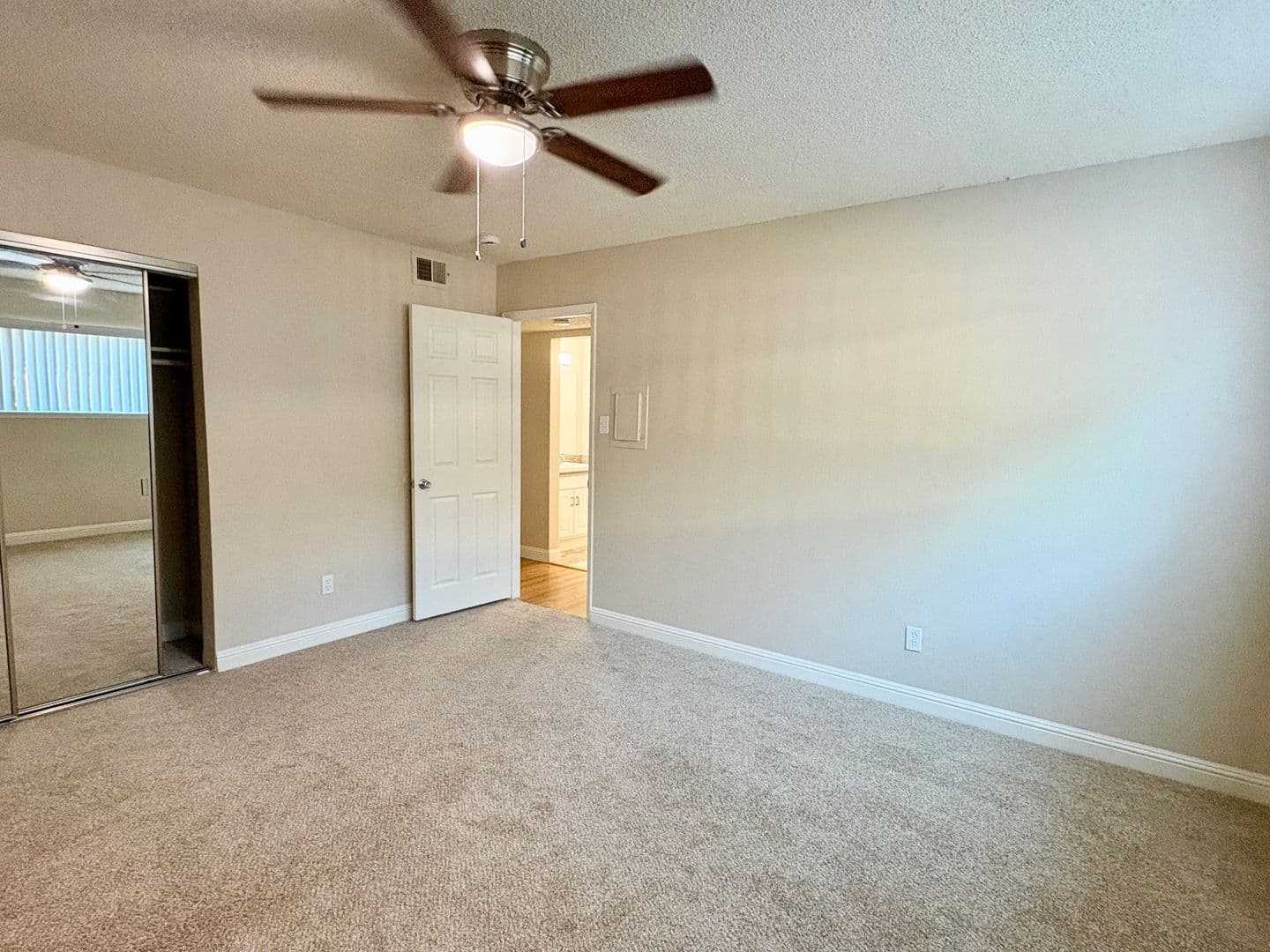 Sacramento Apartment: 5981 Lake Crest Way