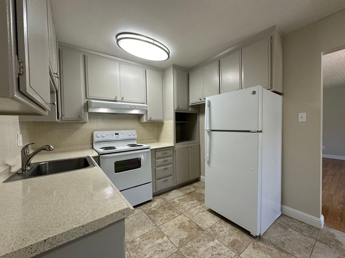 Sacramento Apartment: 5981 Lake Crest Way