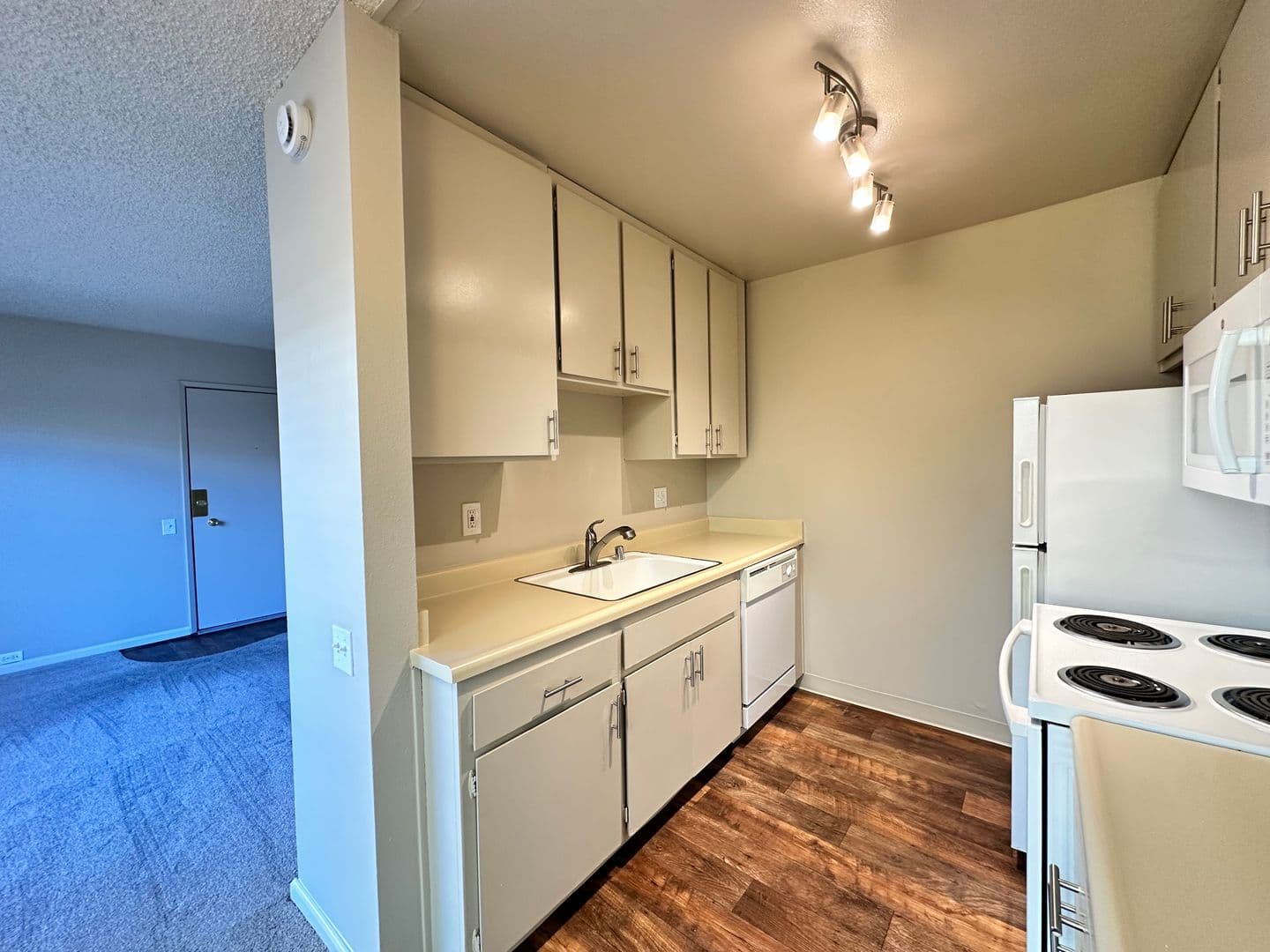 Sacramento Apartment: 1616 Q Street