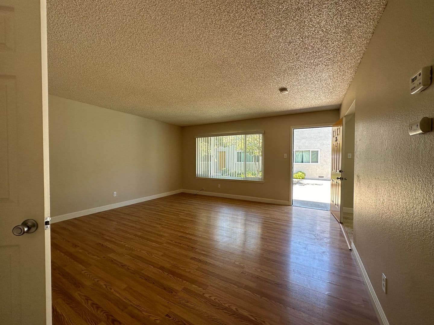 Sacramento Apartment: 5981 Lake Crest Way