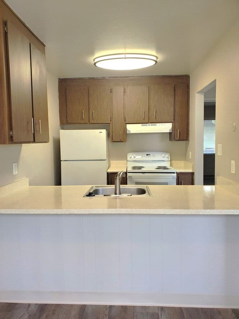 Elk Grove Apartment: 9521 Emerald Park Drive