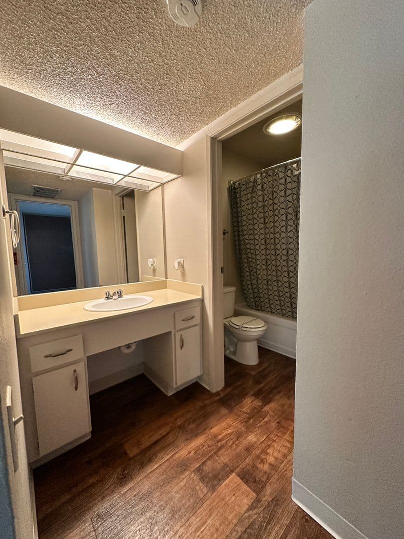 Sacramento Apartment: 1616 Q Street