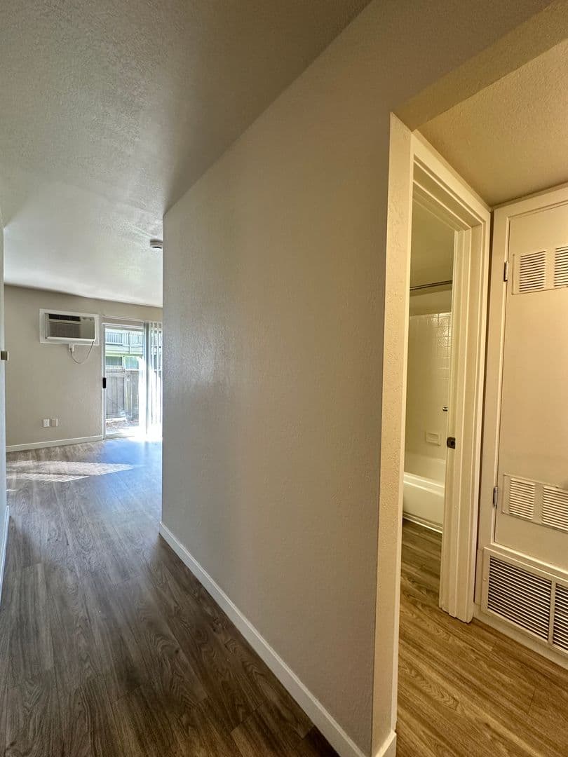 West Sacramento Apartment: 555 Douglas Street