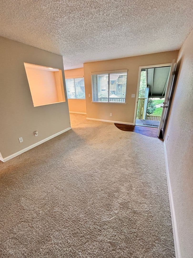Carmichael Apartment: 5915 Kenneth Avenue