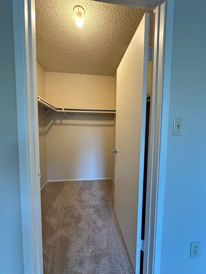 Fair Oaks Apartment: 4900 Stamas Lane