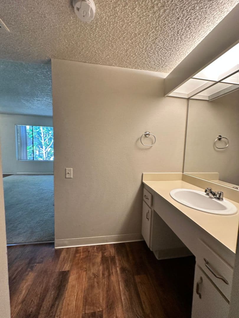Sacramento Apartment: 1616 Q Street