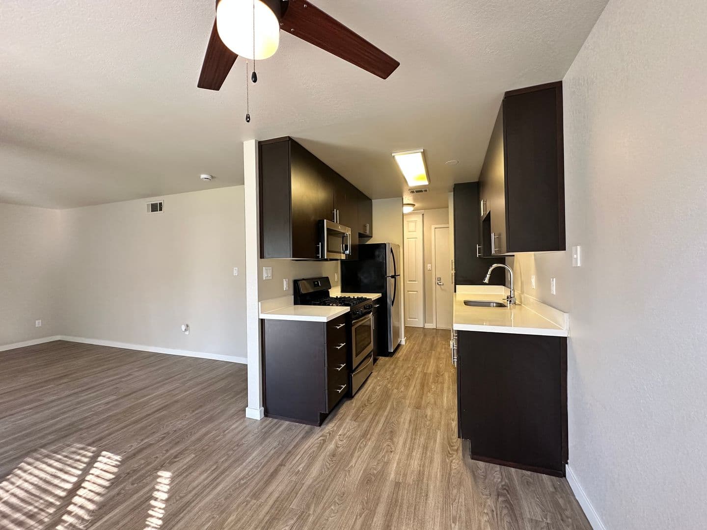 West Sacramento Apartment: 555 Douglas Street