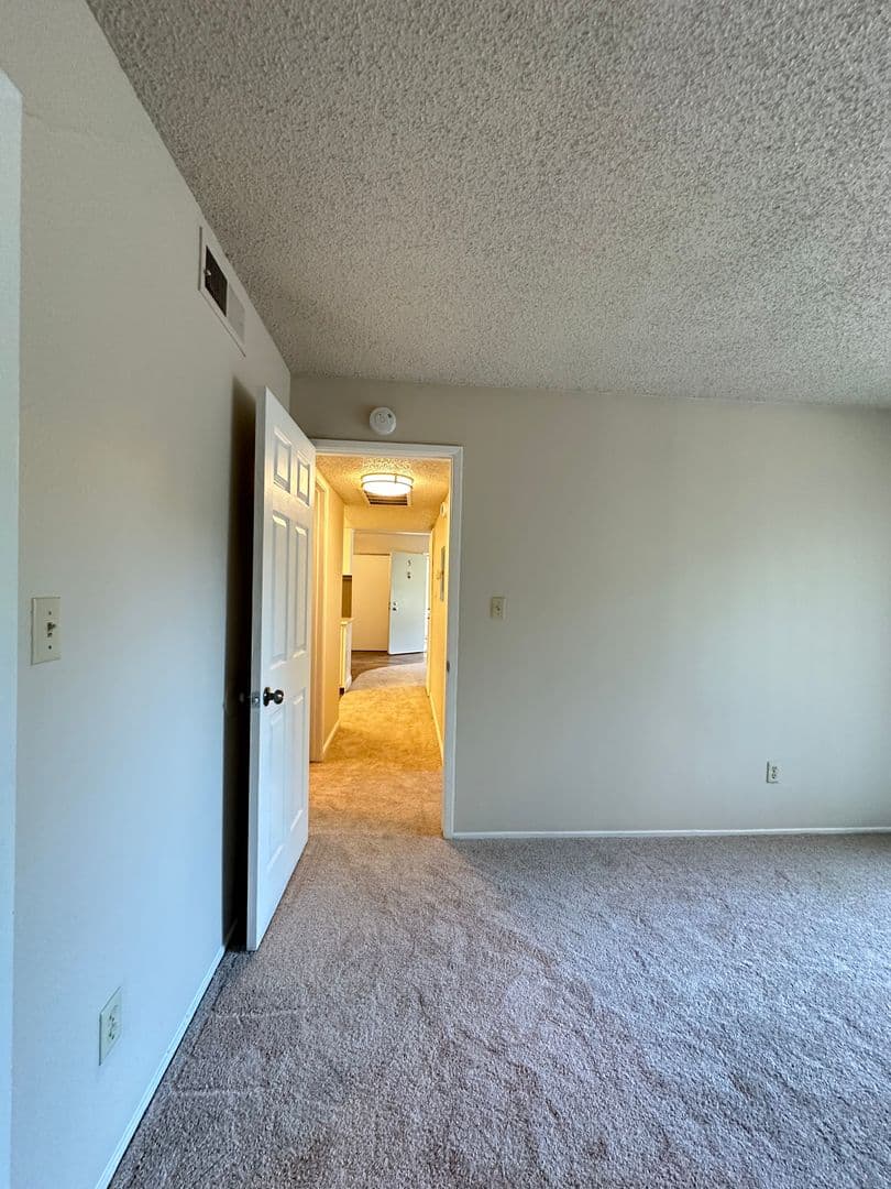 Fair Oaks Apartment: 4900 Stamas Lane