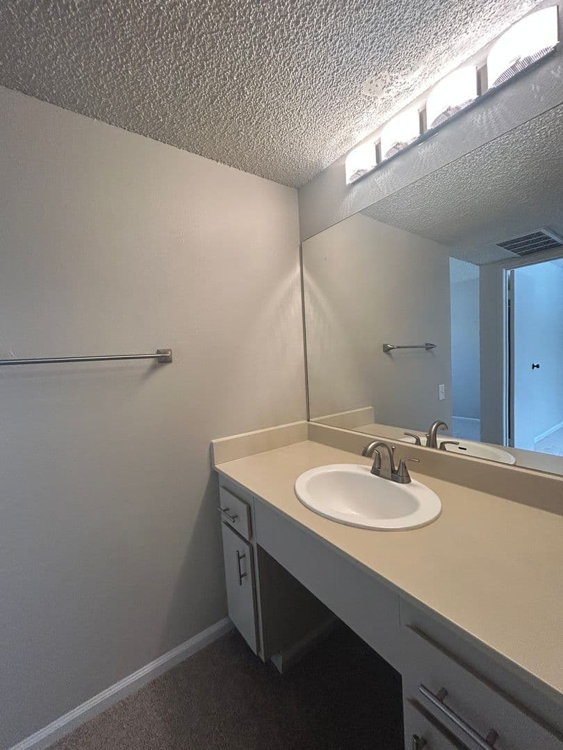 Sacramento Apartment: 1616 Q Street