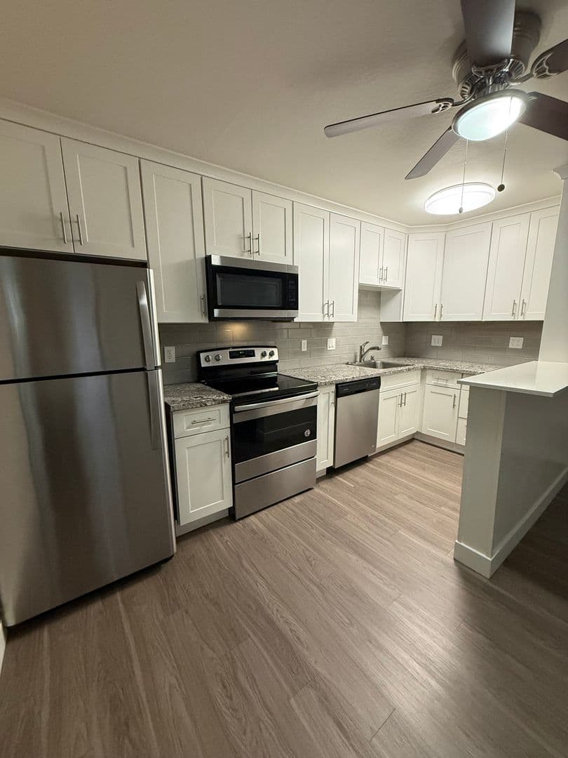 Sacramento Apartment: 2311 I Street - 5
