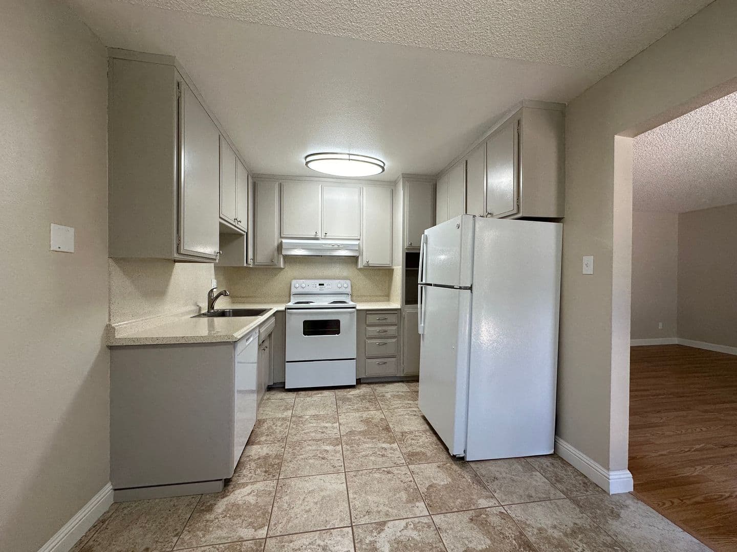 Sacramento Apartment: 5981 Lake Crest Way