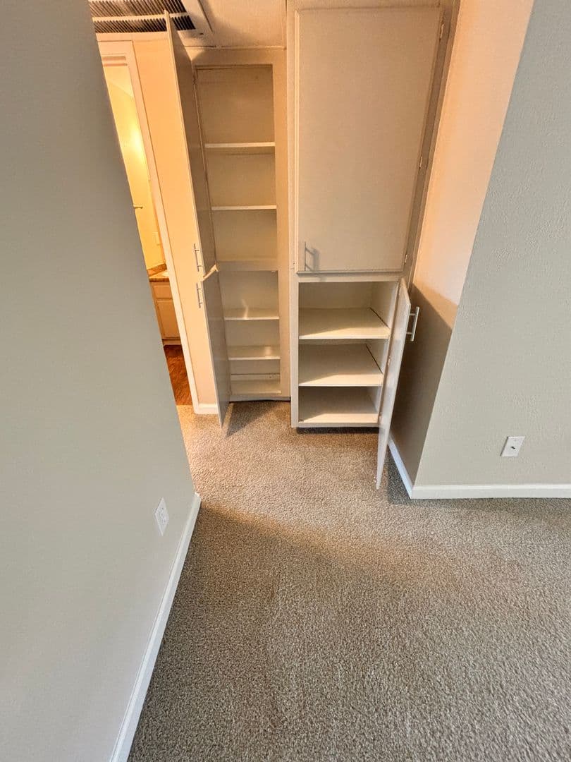 Carmichael Apartment: 5915 Kenneth Avenue