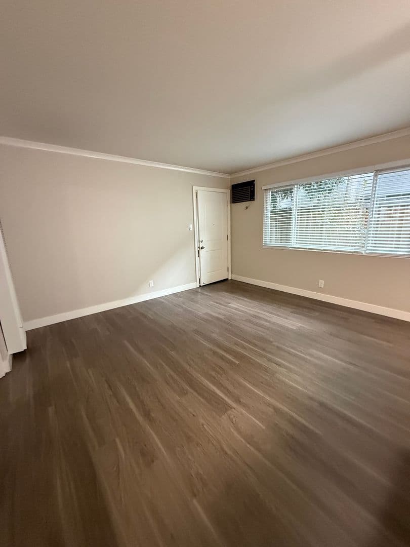 Sacramento Apartment: 2311 I Street - 5