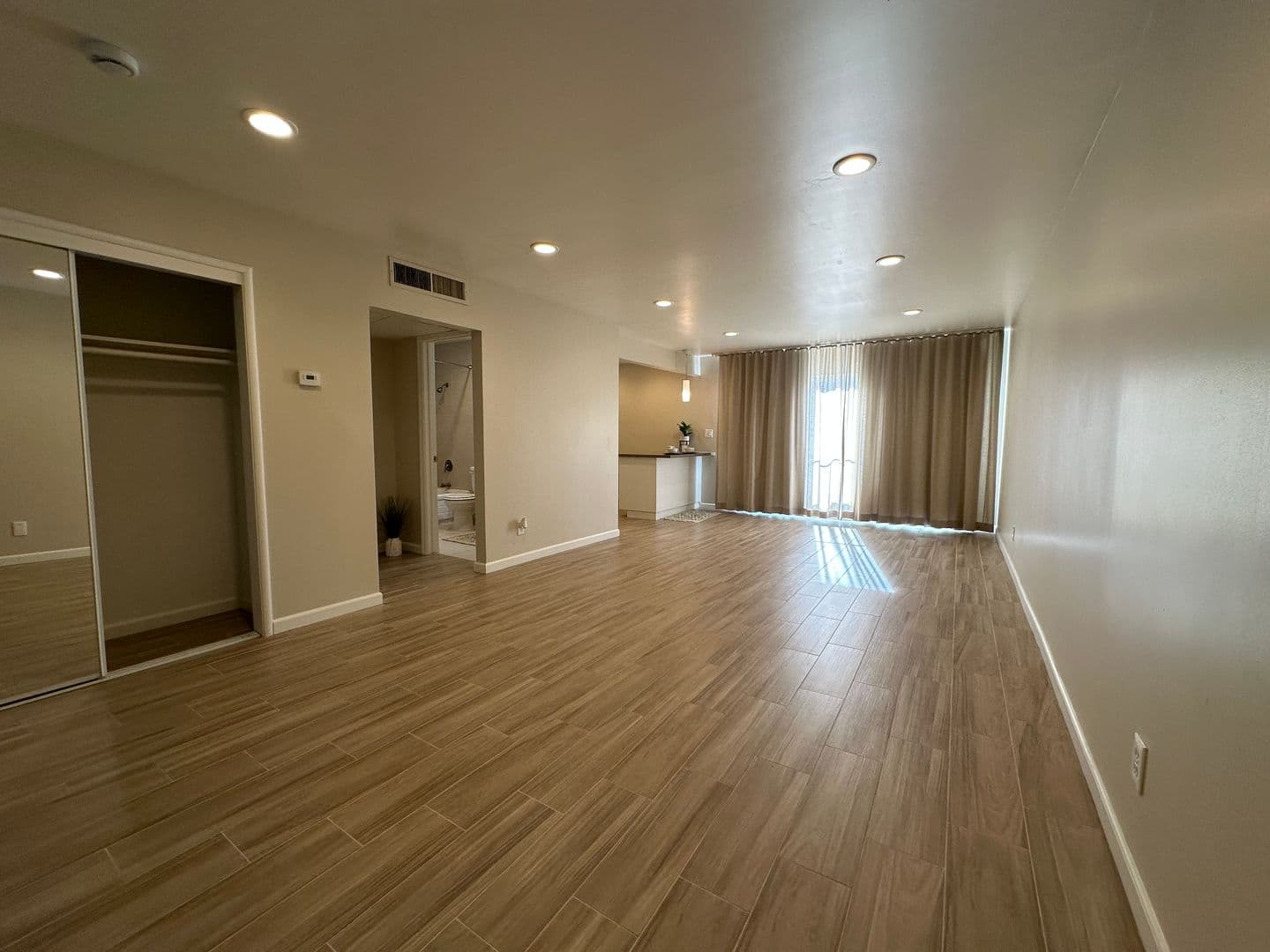 Sacramento Apartment: 2400 Q Street